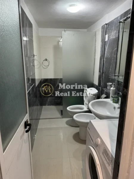 Tirane, jepet me qera apartament duplex Dublex Kati 1, 175 m² 550 € (Fresku)