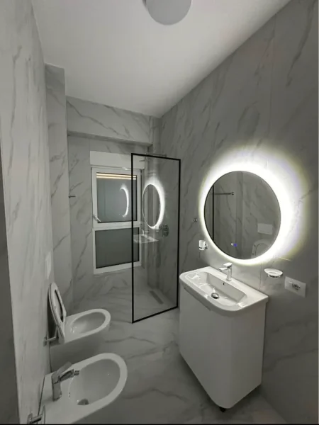 Tirane, jepet me qera apartament 1+1 Kati 7, 60 m² 450 € (REZIDENCA KAIMI)