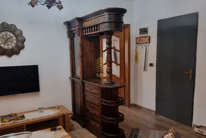 Tirane, jepet me qera apartament 1+1+Ballkon Kati 1, 60 m² 380 € (Shkolla e Bashkuar)