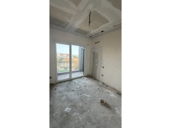 Tirane, shitet apartament Kati 6, 120.000 € 