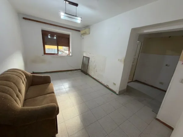 OKAZION !!!!! SHESIM GARSONIER PAS DREJTORISE SE HIGJENES, 28 m² 69.000 €