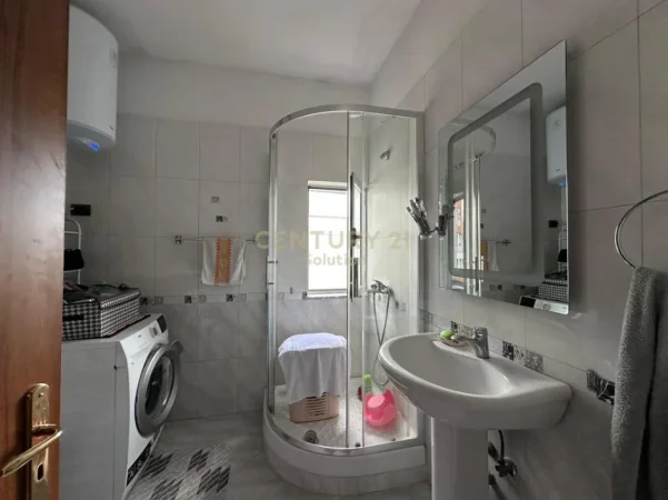 Tirane, shitet apartament 1+1 Kati 6, 66 m² 110.000 € (Kompleksi Fratari)