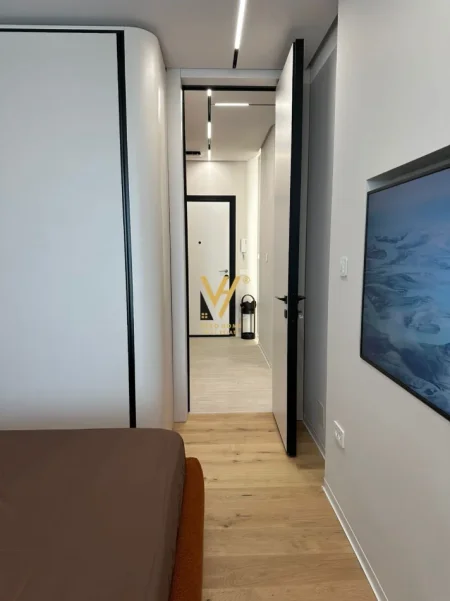 Tirane, jepet me qera apartament 1+1+Ballkon Kati 13, 74 m² 1.200 € (MINE PEZA)