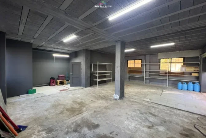 Tirane, jepet me qera magazine Kati 0, 110 m² 650 € (laprake)