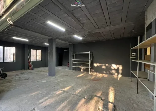 Tirane, jepet me qera magazine Kati 0, 110 m² 650 € (laprake)