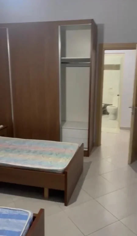 Tirane, jepet me qera apartament 1+1+Ballkon Kati 3, 65 m² 400 € 