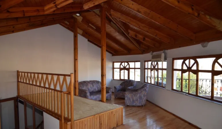 Tirane, jepet me qera Vile Kati 4, 450 m² 1.500 € (mihal grameno)