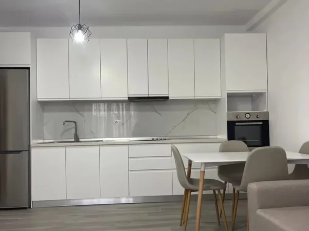 Tirane, jepet me qera apartament 3+1+Ballkon Kati 2, 110 m² 520 € 