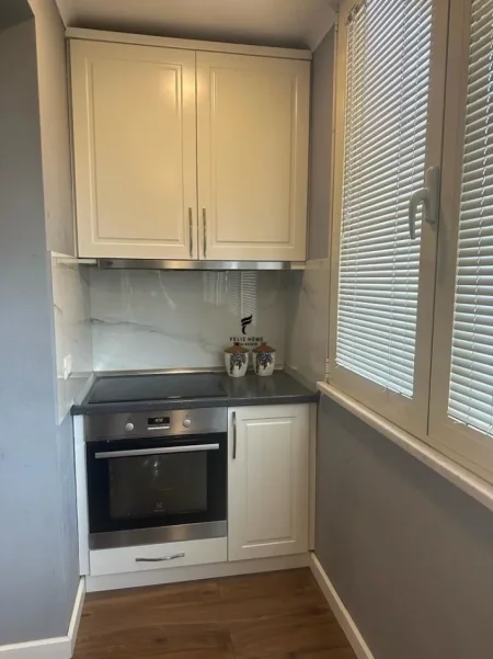 Tirane, jepet me qera apartament 2+1 Kati 4, 90 m² 800 € (IRFAN TOMINI)