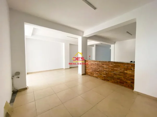 Vlore, shitet ambjent biznesi Kati 1, 124 m² (Rruga Ali Demi)