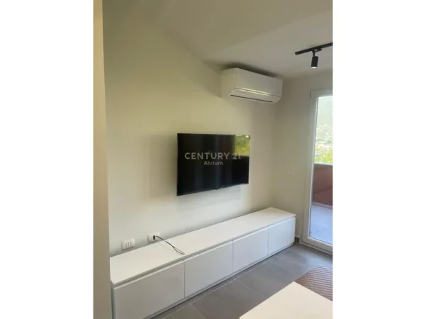 Tirane, jepet me qera apartament 1+1 Kati 4, 70 m² 400 € 