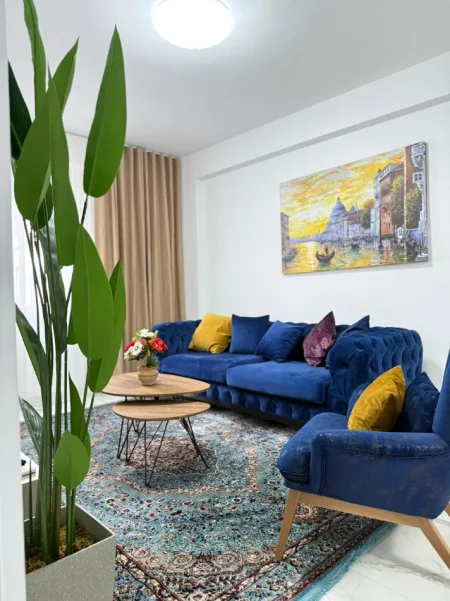 Tirane, jepet me qera apartament 2+1+Ballkon Kati 8, 103 m² 800 € (Ish Parku i Autobuzave)