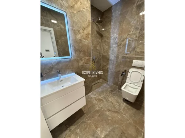 Tirane, jepet me qera apartament 1+1+Ballkon Kati 1, 65 m² 750 € (Ish Ekspozita)
