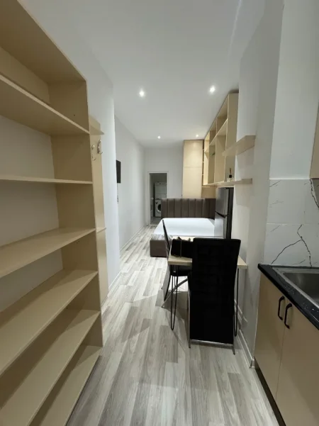 Tirane, jepet me qera garsoniere Kati 0, 40 m² 450 mije leke e negocueshme