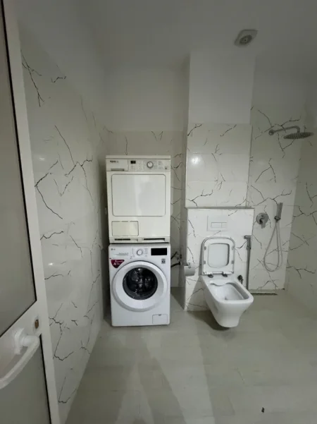 Tirane, jepet me qera garsoniere Kati 0, 40 m² 450 mije leke e negocueshme