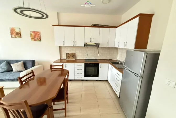 Tirane, jepet me qera apartament 1+1 Kati 5, 80 m² 680 € (rruga e elbasanit)