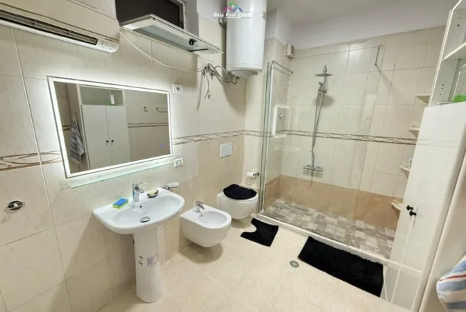 Tirane, jepet me qera apartament 1+1 Kati 5, 80 m² 680 € (rruga e elbasanit)