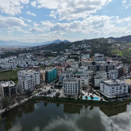 Tirane, shitet apartament 2+1+Ballkon , 144 m² 245.000 € (Liqeni i Thate)
