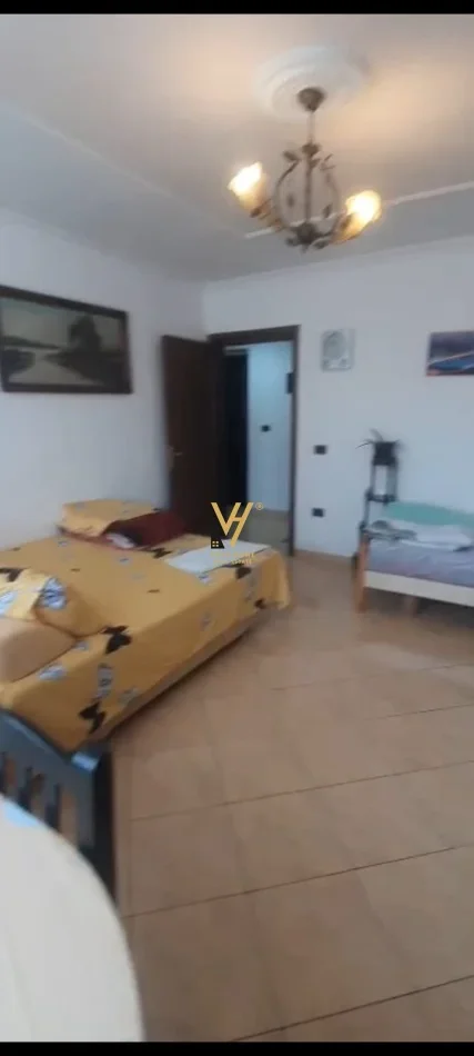 Tirane, jepet me qera apartament 1+1+Ballkon Kati 3, 70 m² 570 € (BRRYL)