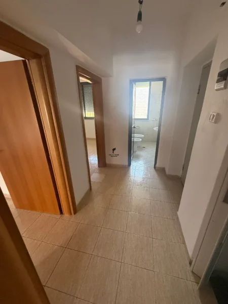 Tirane, shitet apartament 2+1 Kati 2, 65 m² 165.000 € (RRUGA BARDHYL)