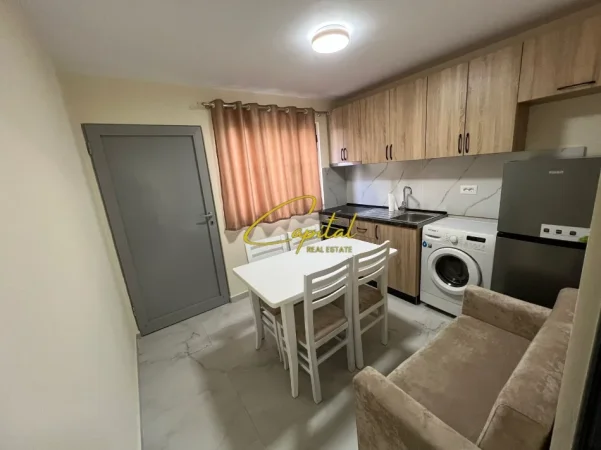 Tirane, jepet me qera apartament 1+1 Kati 1, 60 m² 400 € (RRUGA E DIBRES)