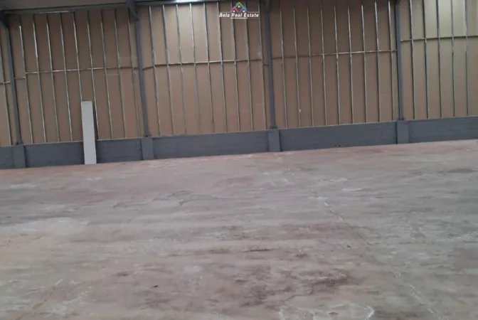 Tirane, jepet me qera magazine Kati 0, 1.200 m² 4.800 € (Vaqarr)