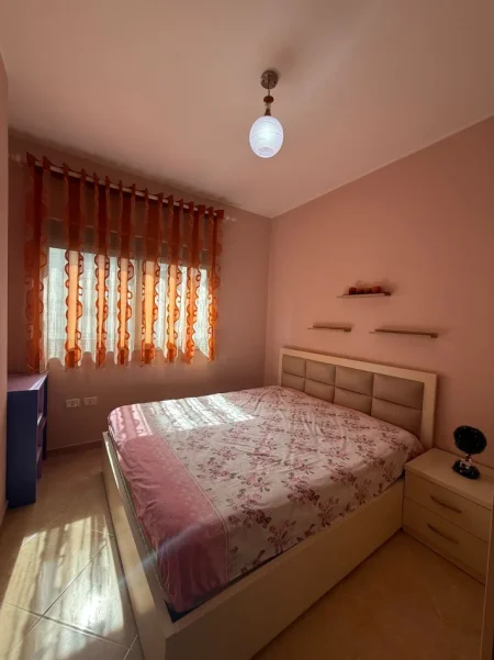 Tirane, jepet me qera apartament 2+1 Kati 3, 100 m² 450 € (Vila L Astir)