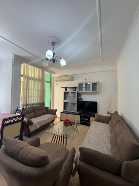 Tirane, jepet me qera apartament 2+1 Kati 3, 100 m² 450 € (Vila L Astir)