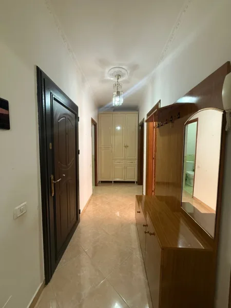 Tirane, jepet me qera apartament 2+1 Kati 3, 100 m² 450 € (Vila L Astir)