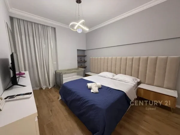 Tirane, jepet me qera apartament 1+1 Kati 1, 70 m² 730 € (shkolla e kuqe)