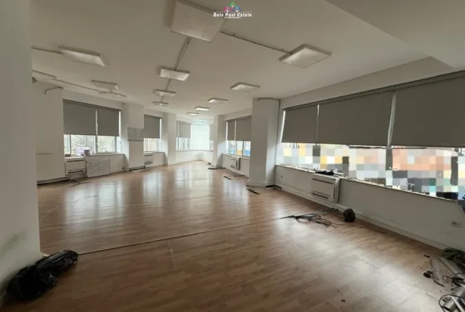 Tirane, jepet me qera zyre Kati 2, 200 m² 3.500 € (stadiumi dinamo)