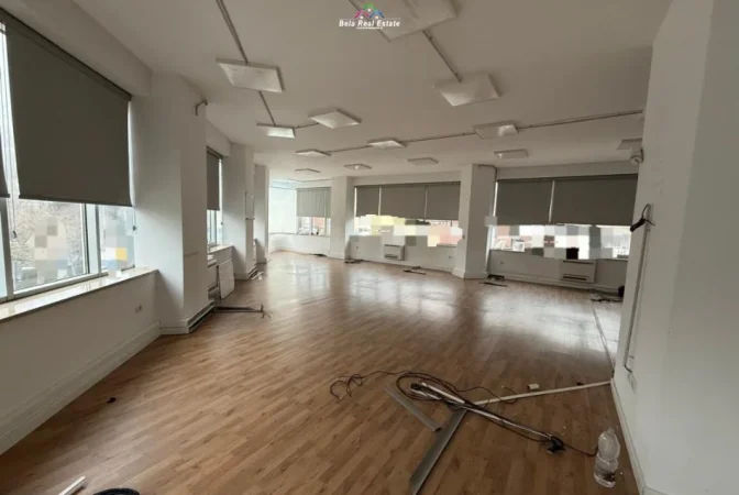 Tirane, jepet me qera zyre Kati 2, 200 m² 3.500 € (stadiumi dinamo)