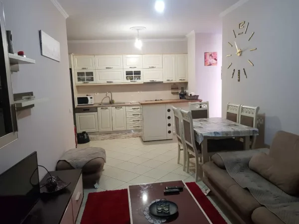 Tirane, jepet me qera apartament 2+1 Kati 4, 90 m² 500 € (Rruga Besim Alla)