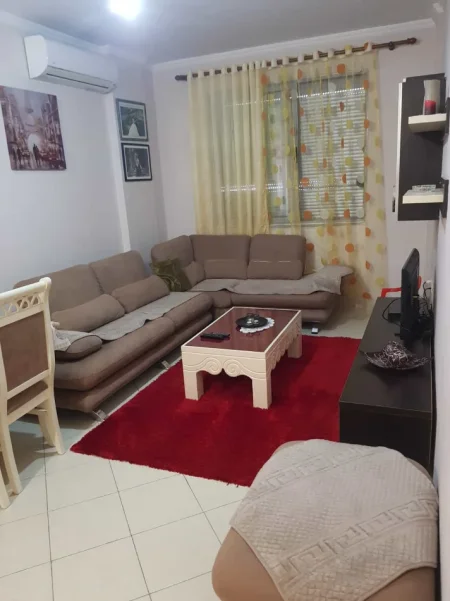 Tirane, jepet me qera apartament 2+1 Kati 4, 90 m² 500 € (Rruga Besim Alla)