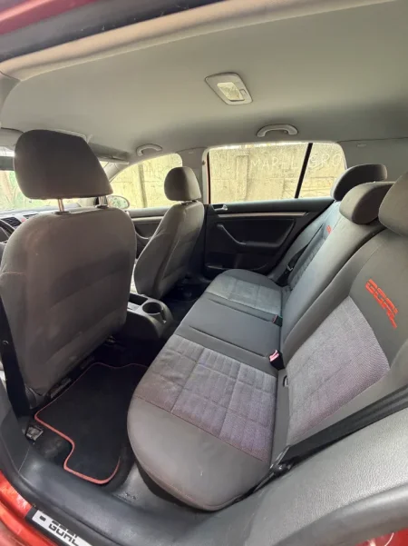 Tirane, shes makine Golf 5 Nafte, portokalli manuale Klima 230.000 km 2.800 €