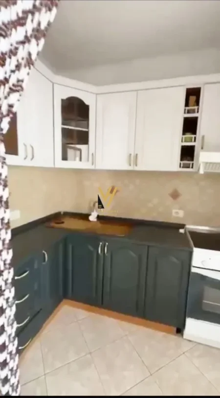 Tirane, jepet me qera apartament 2+1+Ballkon Kati 6, 74 m² 470 € (LAPRAKE)