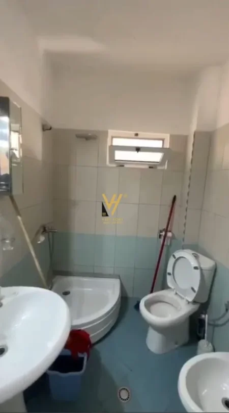 Tirane, jepet me qera apartament 2+1+Ballkon Kati 6, 74 m² 470 € (LAPRAKE)