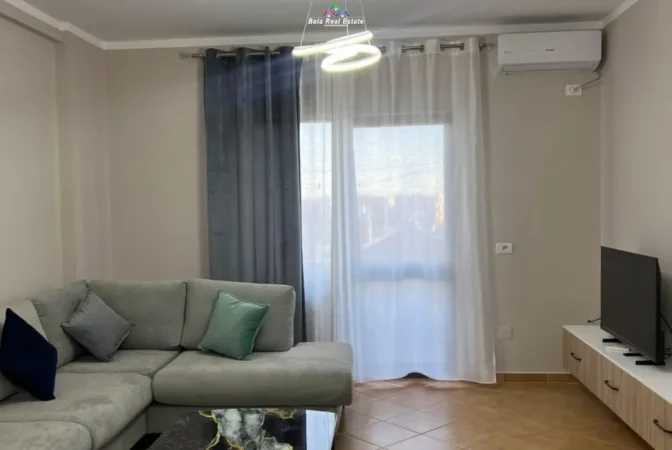 Tirane, jepet me qera apartament 1+1+Ballkon Kati 4, 520 € (Jordan Misja)