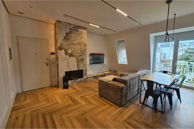 Tirane, jepet me qera 2+1 , 115 m² 1.900 € (Joy Rezidence)