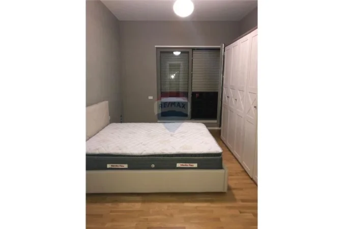Tirane, jepet me qera 2+1 , 120 m² 1.250 € (Kompleksi Delijorgj)