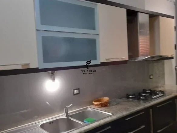Tirane, jepet me qera apartament 2+1 Kati 5, 110 m² 500 € (QYTETI STUDENT)