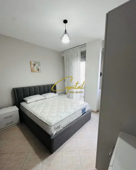 Tirane, jepet me qera apartament 1+1 Kati 5, 70 m² 580 € (RRUGA E KAVAJES)