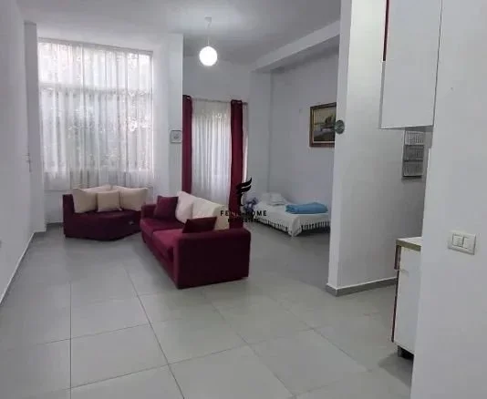 Tirane, shitet garsonier 1+1 Kati 2, 53 m² 78.000 € (RESTORANT FRESKU)