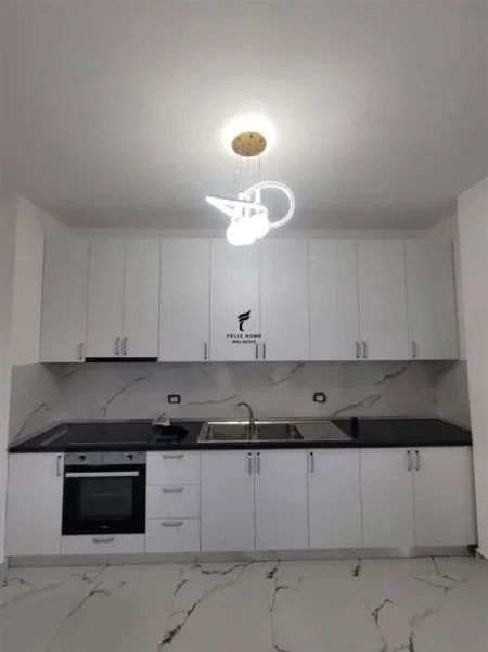 Tirane, jepet me qera apartament 2+1 Kati 2, 104 m² 600 € (DON BOSKO)