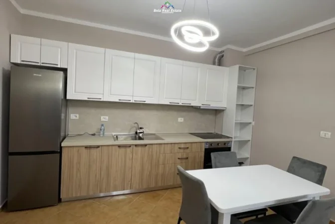 Tirane, jepet me qera apartament 1+1+Ballkon Kati 4, 78 m² 520 € (jordan misja)