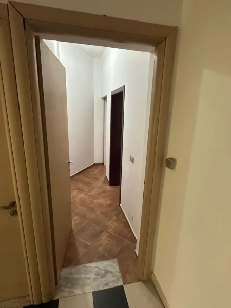 Tirane, jepet me qera apartament 1+1+Ballkon Kati 2, 60 m² 330 € 