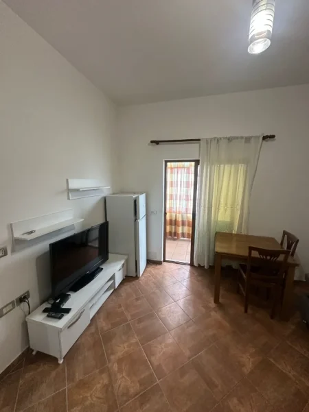 Tirane, jepet me qera apartament 1+1+Ballkon Kati 2, 60 m² 330 € 