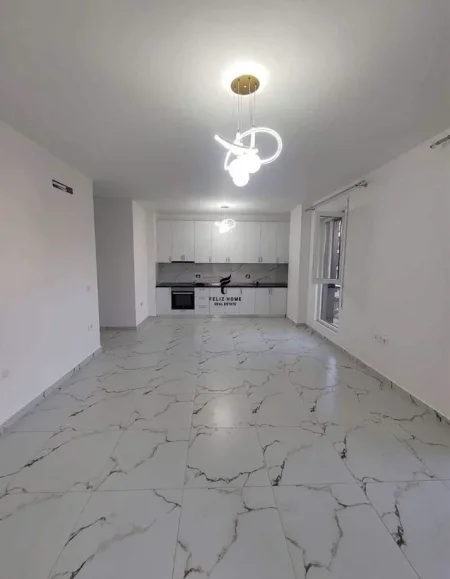 Tirane, jepet me qera zyre Kati 2, 104 m² 600 € (DON BOSKO)