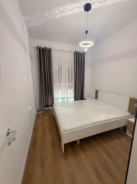 Tirane, jepet me qera apartament 1+1+Ballkon Kati 4, 60 m² 500 € (Pasho Hysa,Kompleksi Mangalem21)