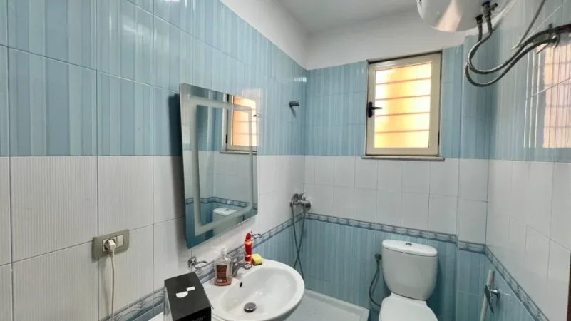 Me Qera : 1+1📍Mine Peza (Prane Golden Tower) - 55,000 Lek/muaj - S.65m² - Kt.1 || Shume prane Qendres🔥